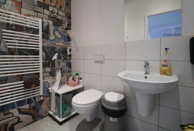 Birou, de 44 mp, în Gruia - 5