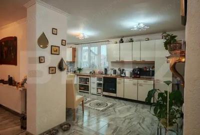 Casă cu 4 camere cu Teren 294 Mp în Central - 2