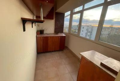 Vand apartament cu 3 camere, decomandat,cartier 1 Mai - 6