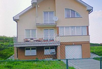 Casă cu 4 camere în Livezeni - 1