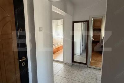 Apartament cu 3 camere decomandat în Micro 4 - 10