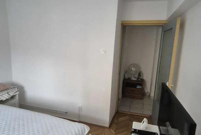Apartament cu trei camere, zona Cri?an, etajul 1 - 4