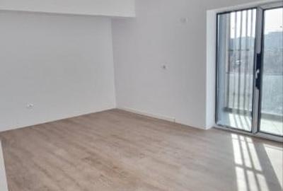 Apartament cu 3 camere decomandat în Băneasa