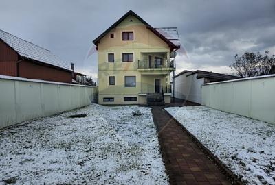 CASĂ SPAȚIOASĂ ȘI PRIMITOARE ÎN CENTRUL ORAȘULUI  AVRIG JUD,  SIBIU - 1