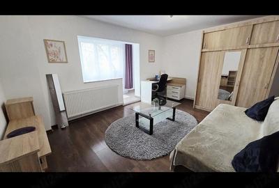 Garsonieră decomandată în Central