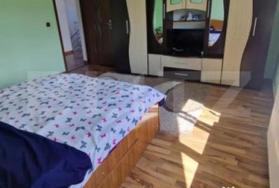 Casă cu 5 camere cu Teren 1600 Mp în Vulcan - 1