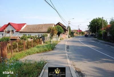 Casă cu 3 camere decomandat în Palas