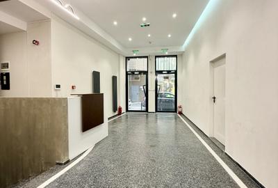 Birou, de 290 mp, în P-ța Universității - 4