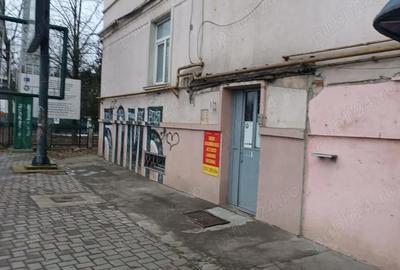 Garsonieră decomandată în Central - 2