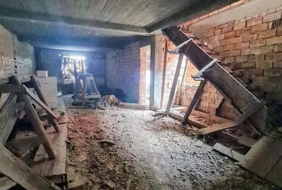 Casă cu 4 camere cu Teren 284 Mp în Iorga - 4