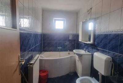 Apartament cu trei camere zona centrala - 10