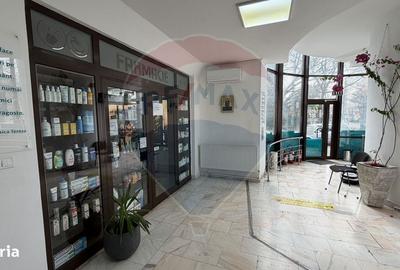 Spațiu comercial, de 60 mp, în Central