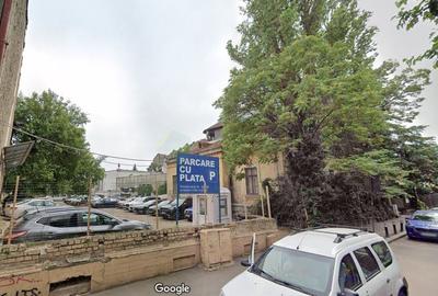 Casă individuală cu 8 camere cu Canalizare în P-ța Victoriei - 3