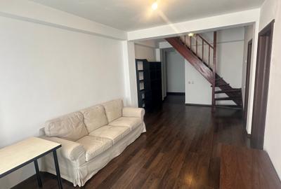 Apartament cu 2 camere semidecomandat, mobilat în Apărătorii Patriei