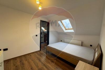 Casă cu 8 camere cu Teren 300 Mp în Central - 8