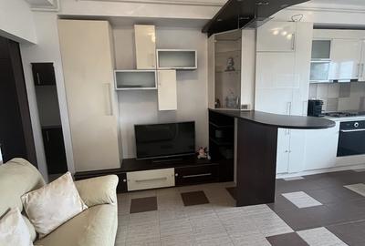 Apartament cu 3 camere semidecomandat în Apărătorii Patriei - 2