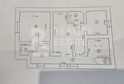 Casă individuală cu 8 camere cu Canalizare în 1 Mai - 55