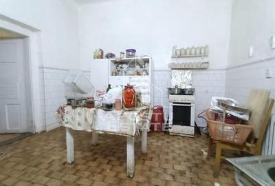 Apartament cu 4 camere, la parter, cu 2 fronturi stradale. - 5