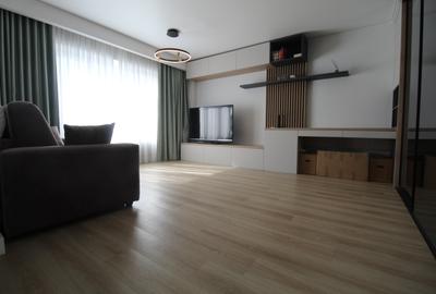 Piata Alba Iulia - Bd. Burebista - bloc mixt - studio complet renovat - 2