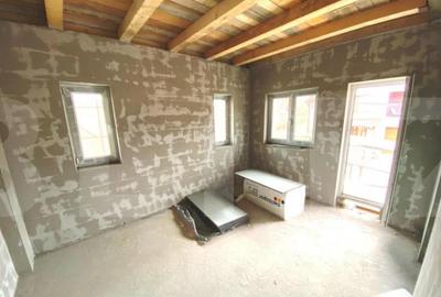 Casă cu 5 camere cu Teren 350 Mp în Central