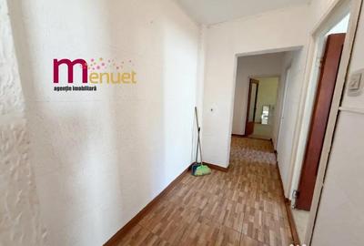 Apartament cu 3 camere decomandat în Piața Nouă - 1
