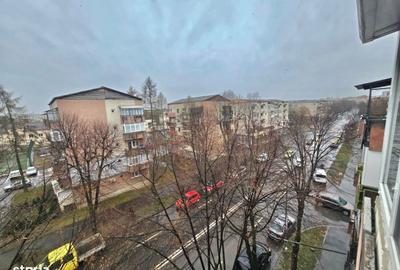 Apartament cu 3 camere decomandat în Micro 17 - 17