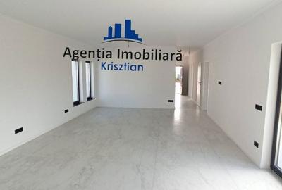 Casă cu 4 camere decomandat în Mărtinești - 2