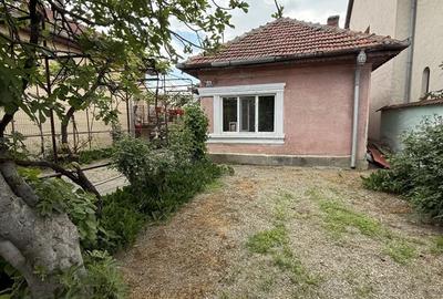 Casă cu Teren 460 Mp în Central - 1