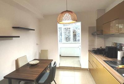 Piata Sudului metrou - Apartament 3 camere , 2 bai , vedere pe spate - 3