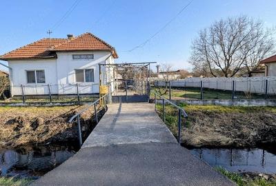 Casă cu 3 camere cu Teren 845 Mp în Central - 2