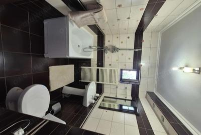 Apartament cu 2 camere decomandat în Micro IV - 1