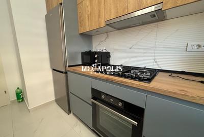 Apartament cu 3 camere decomandat în Tractorul - 11