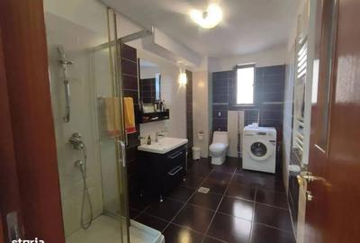 Casă cu 5 camere cu Canalizare în Central - 3