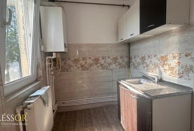 Apartament 2 camere,zona Școala 8 / Inel 2 – centrală pe gaz, luminos,