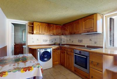 Casă individuală cu 5 camere cu Canalizare în Cristian - 9