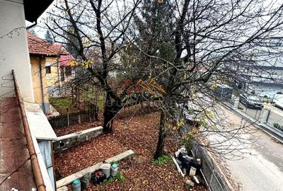 Casă cu 3 camere decomandat cu Canalizare în Central - 3