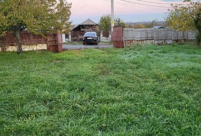 Vand parcele teren intravilan,Mosoaia, strada principala, 7 km Pitesti - 8