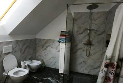 Casă cu 8 camere cu Teren 750 Mp în Central - 9