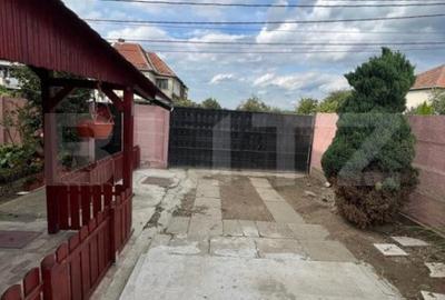 Casă cu 5 camere cu Teren 250 Mp în Central