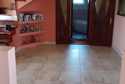 Casă cu 5 camere cu Teren 1600 Mp în Nădab - 16