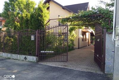Casă cu 4 camere în Dragomirești - 1
