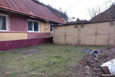 Casă cu 6 camere în Central