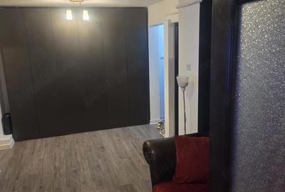 Apartament cu 2 camere decomandat în 1 Mai