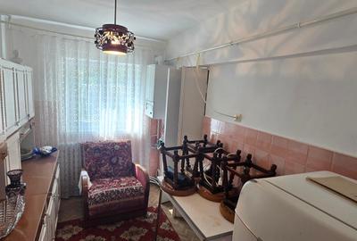 3 camere de vanzare, etajul 1, ultracentral , Focsani - 2