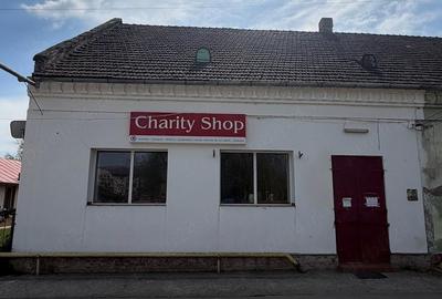 Spațiu comercial, de 100 mp, în Central - 4