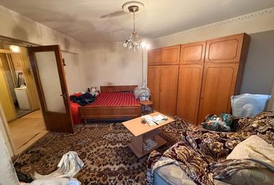 Garsonieră decomandată în Titan