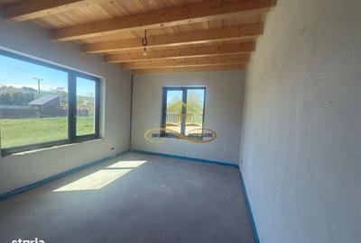 Casă cu 4 camere în Fântânele - 3