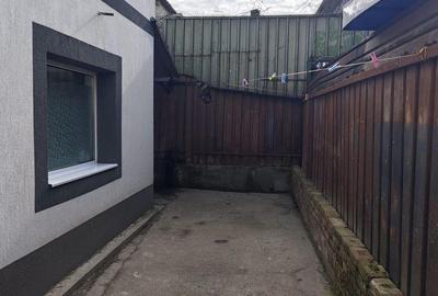 Casă cu Teren 87 Mp în Central - 2