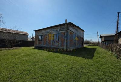 Casă individuală cu 6 camere cu Canalizare în Lipănești - 14