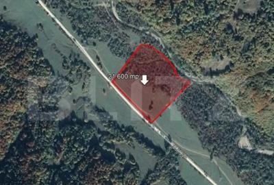 Teren de 21600 mp, în Central